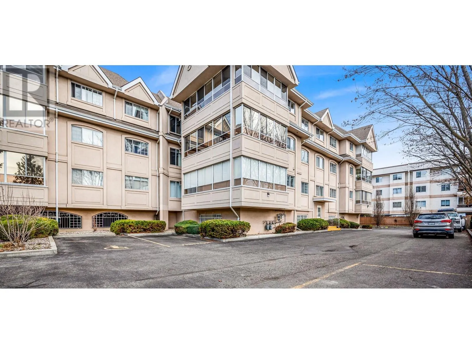1055 Lawrence Avenue Unit# 102