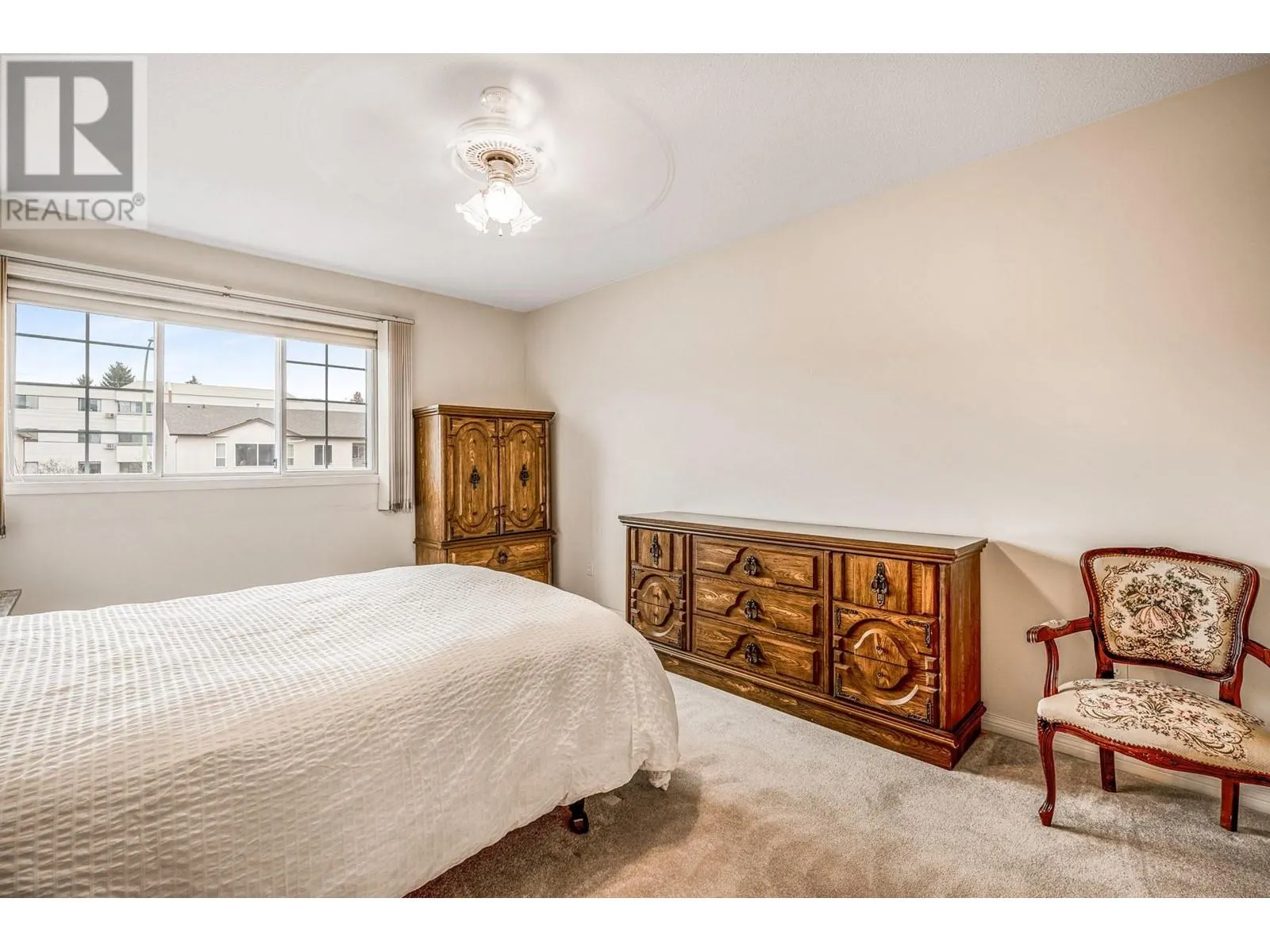 1055 Lawrence Avenue Unit# 102