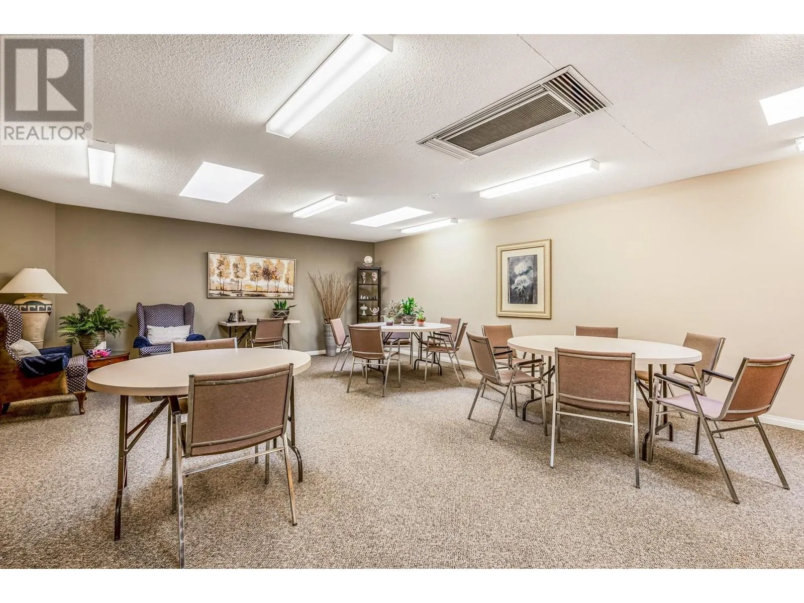 1055 Lawrence Avenue Unit# 102
