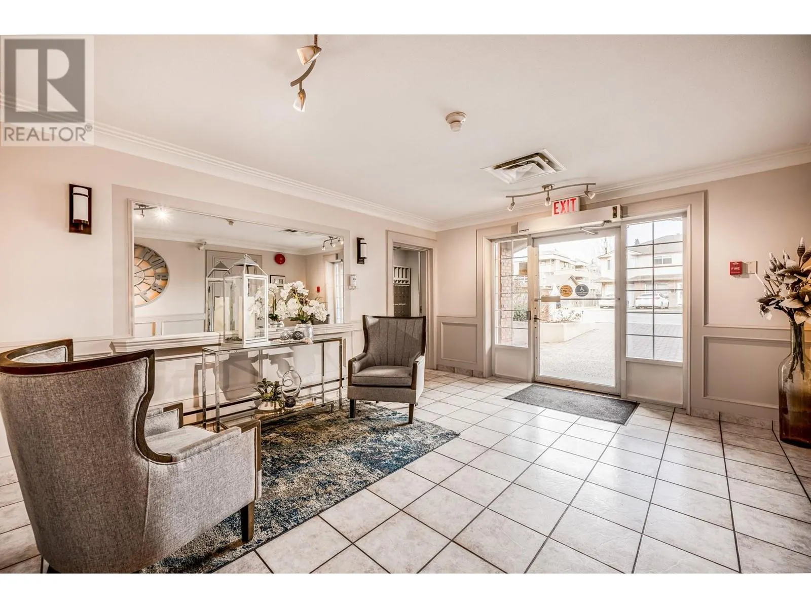1055 Lawrence Avenue Unit# 102
