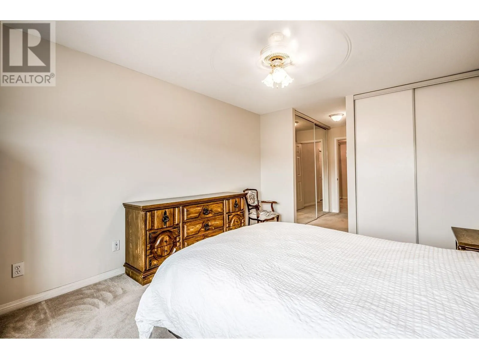 1055 Lawrence Avenue Unit# 102