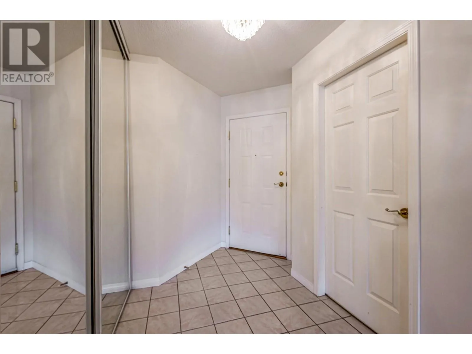 1055 Lawrence Avenue Unit# 102