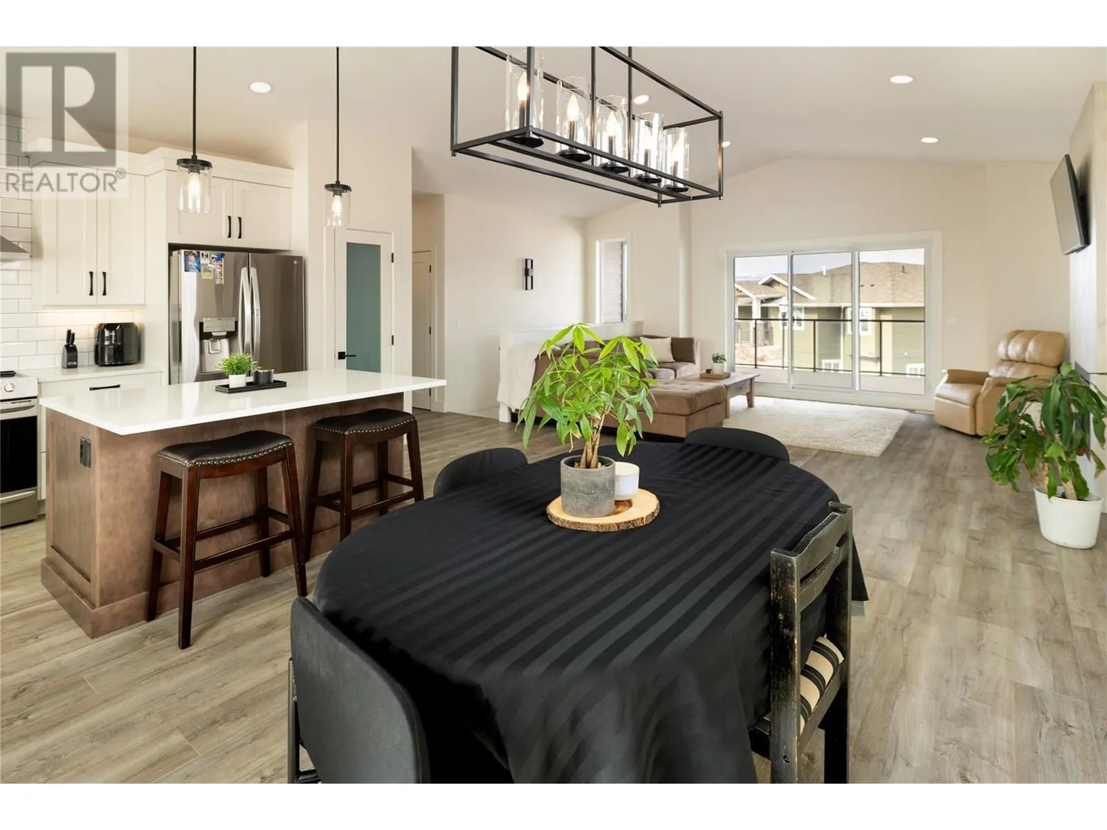 2203 LAVETTA Drive