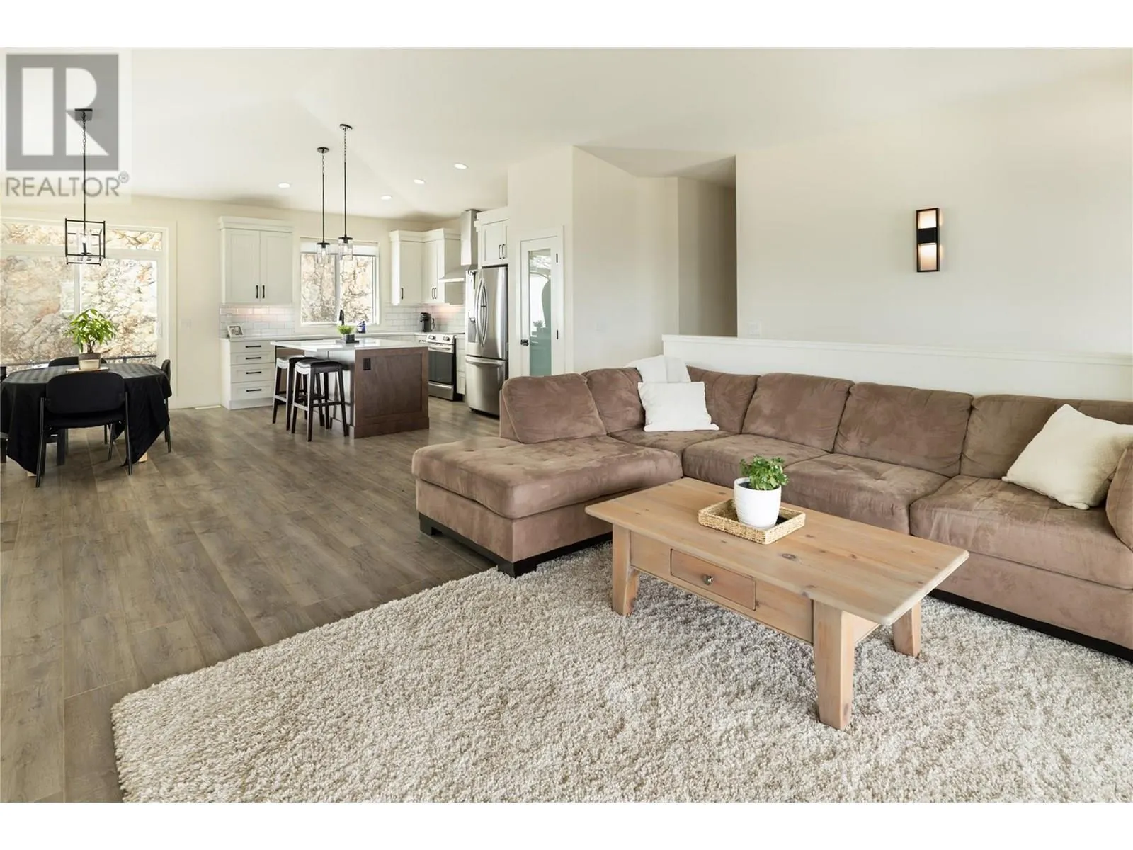 2203 LAVETTA Drive