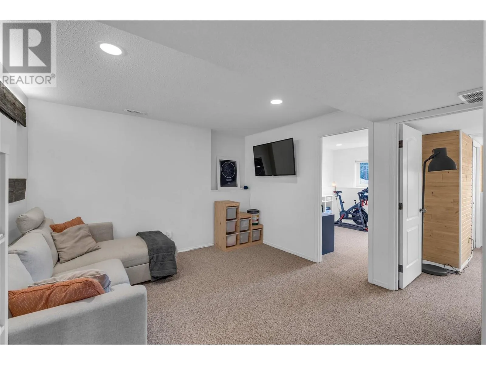 2468 Alexandria Way
