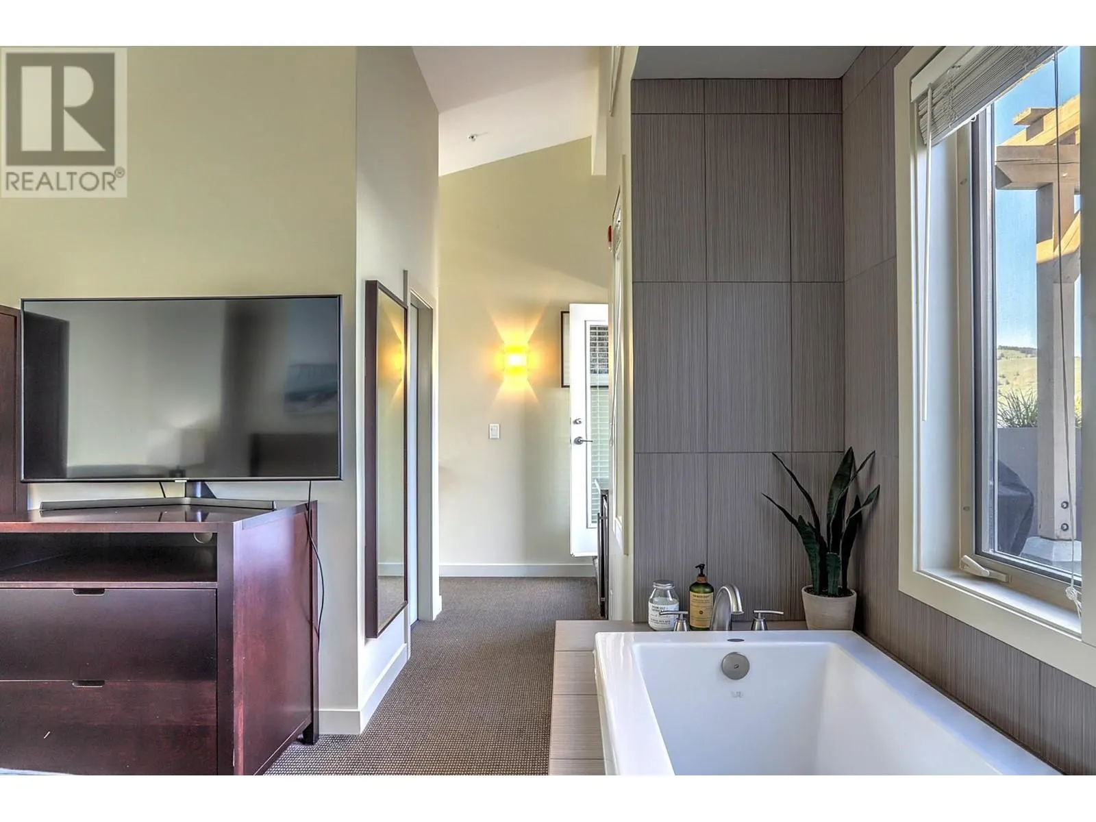 7343 Okanagan Landing Road Unit# 1324