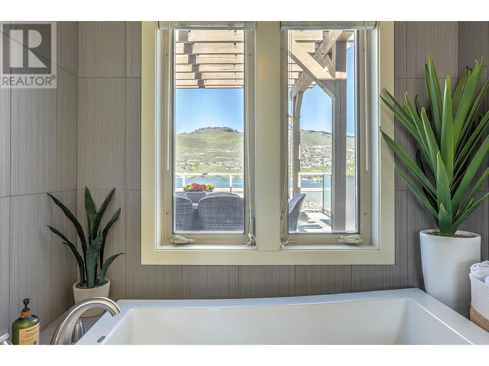 7343 Okanagan Landing Road Unit# 1324