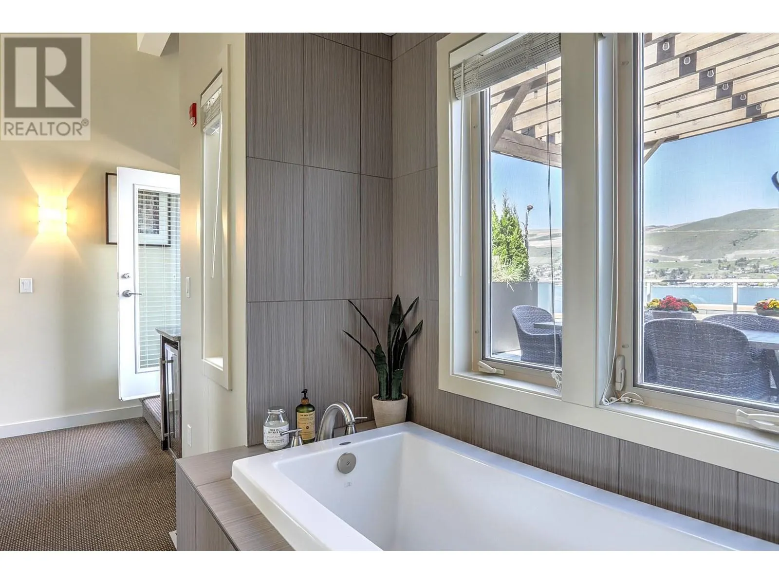 7343 Okanagan Landing Road Unit# 1324
