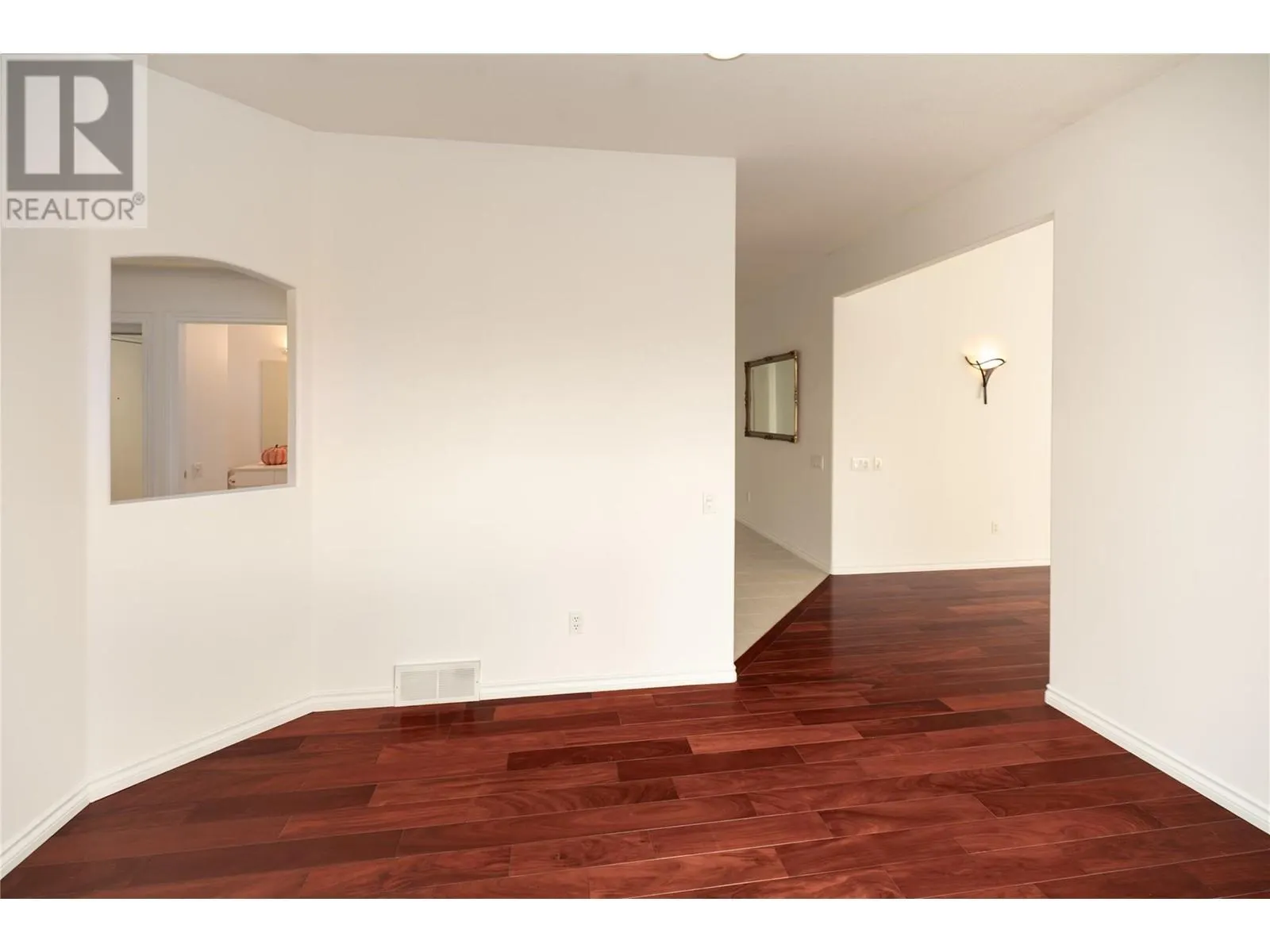 880 CHRISTINA Place Unit# 25