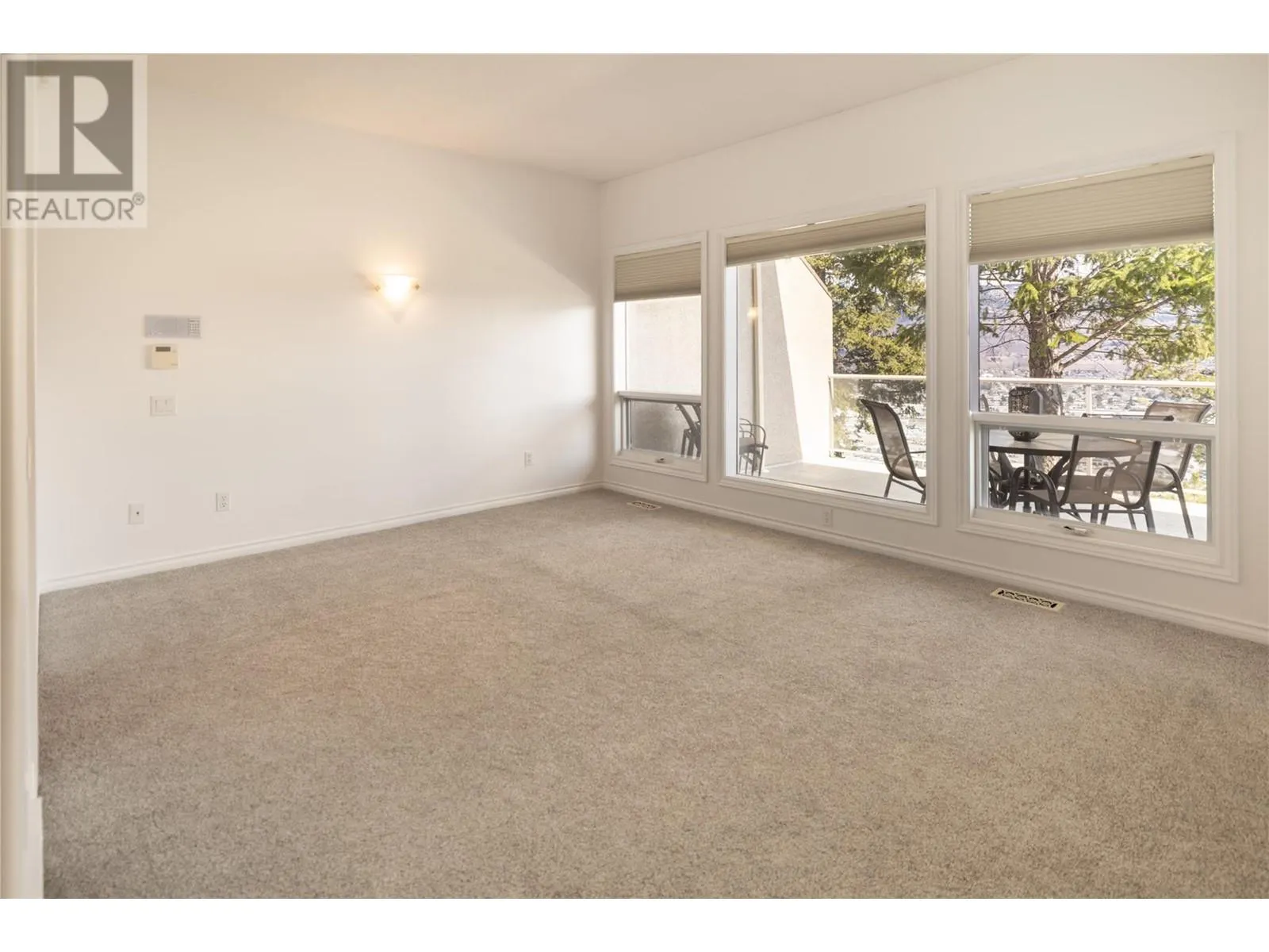 880 CHRISTINA Place Unit# 25