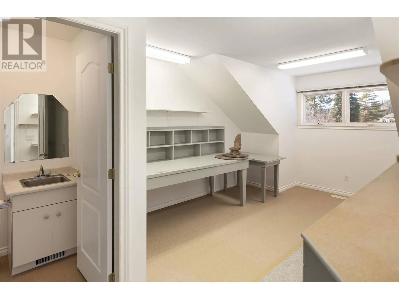880 CHRISTINA Place Unit# 25