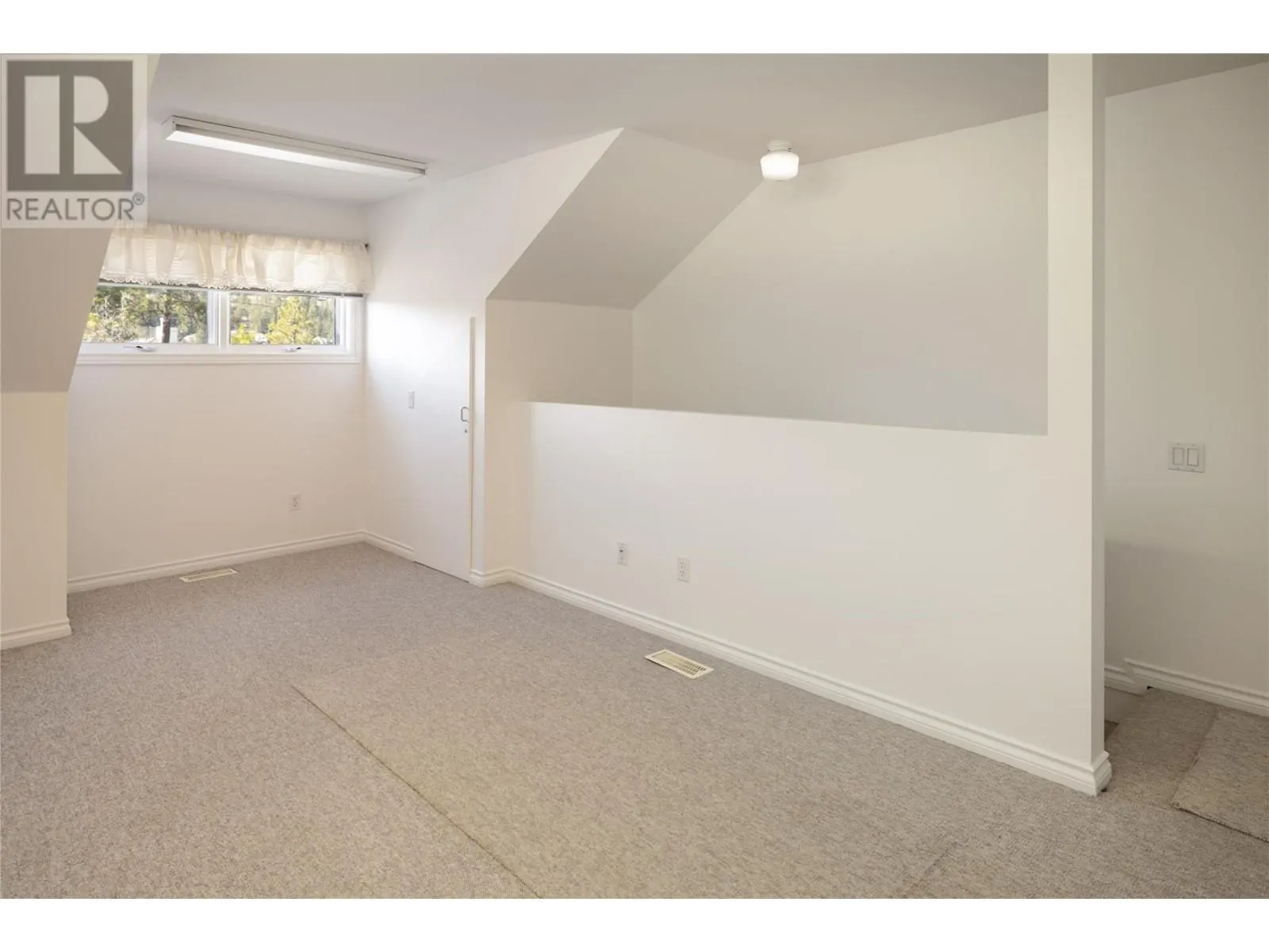 880 CHRISTINA Place Unit# 25