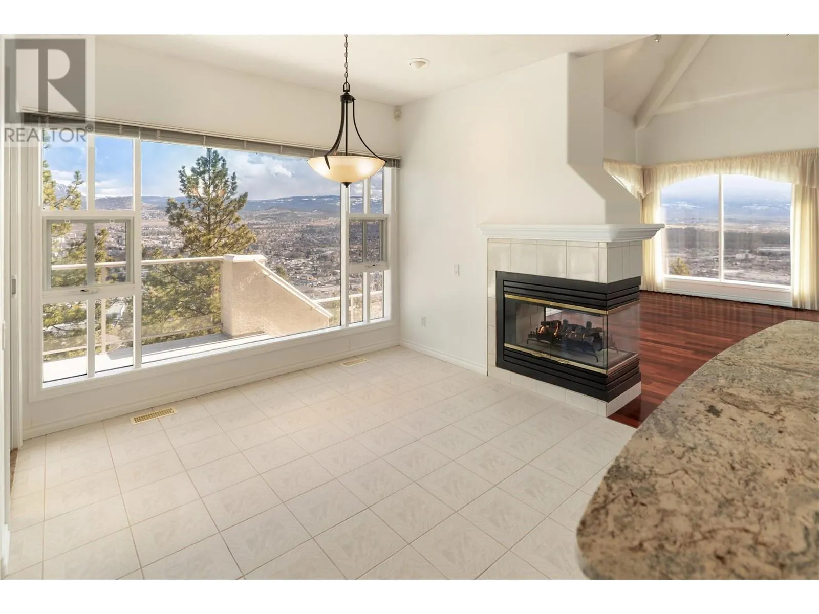 880 CHRISTINA Place Unit# 25