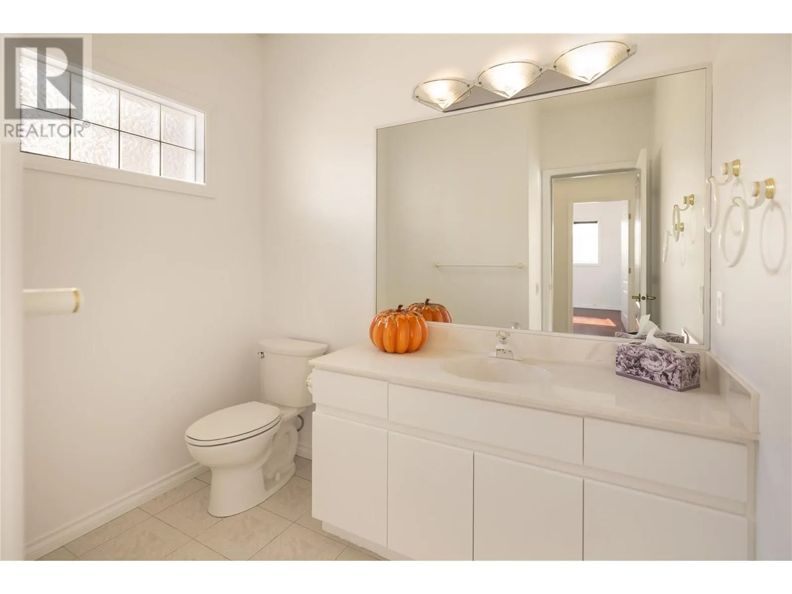 880 CHRISTINA Place Unit# 25