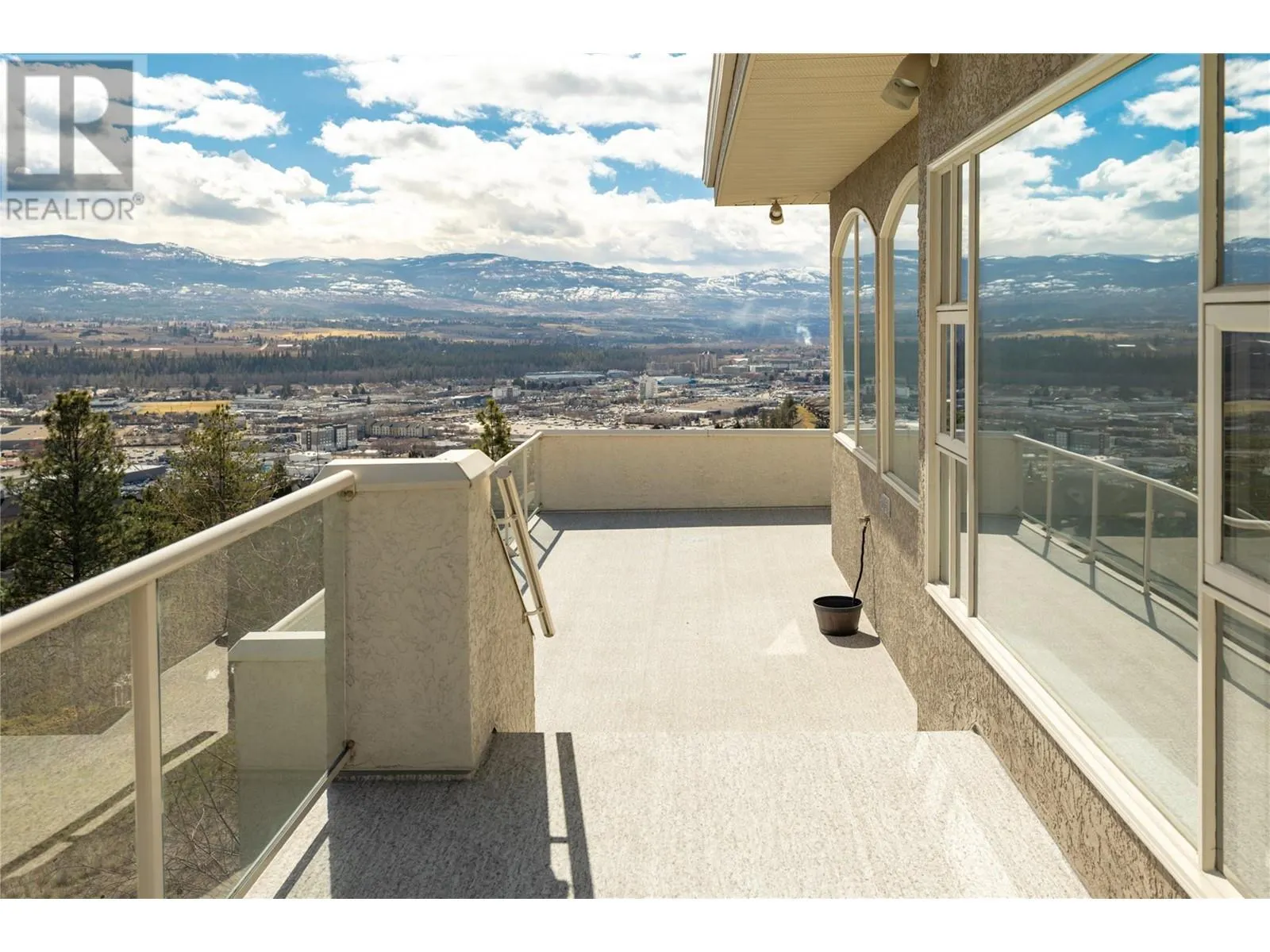 880 CHRISTINA Place Unit# 25