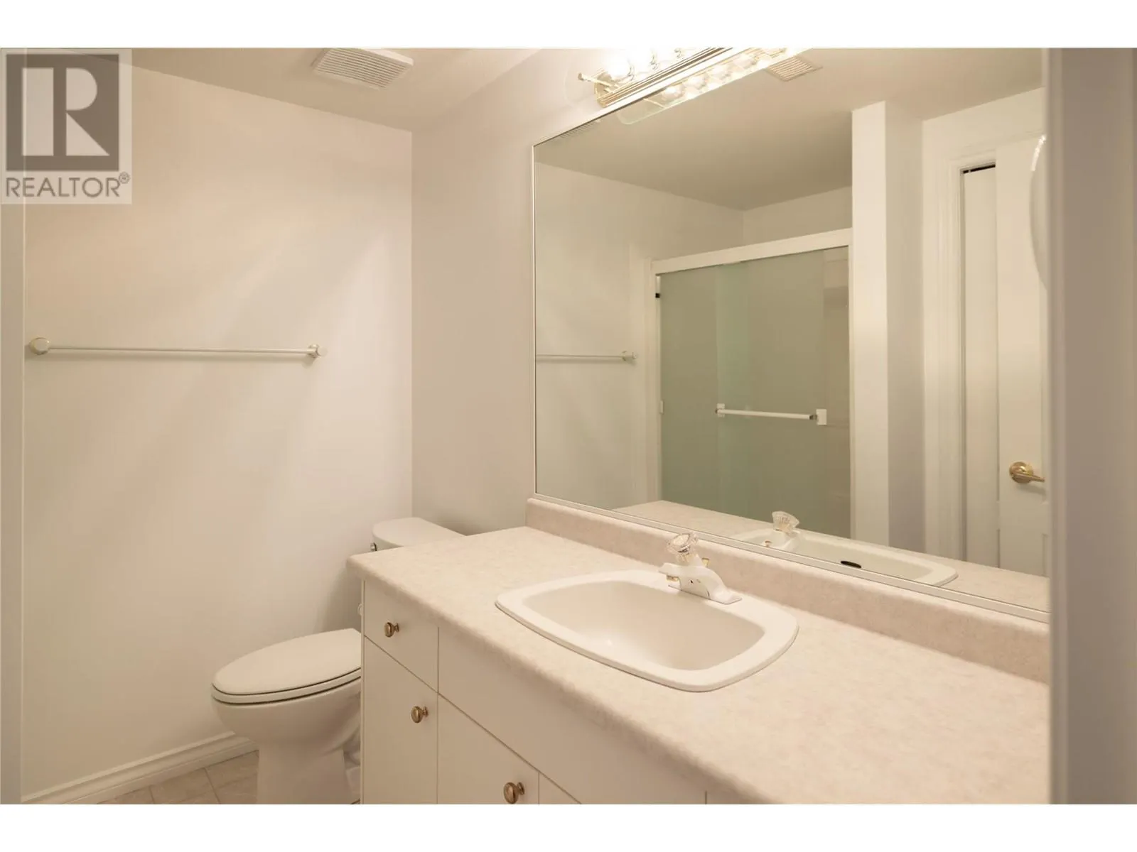 880 CHRISTINA Place Unit# 25