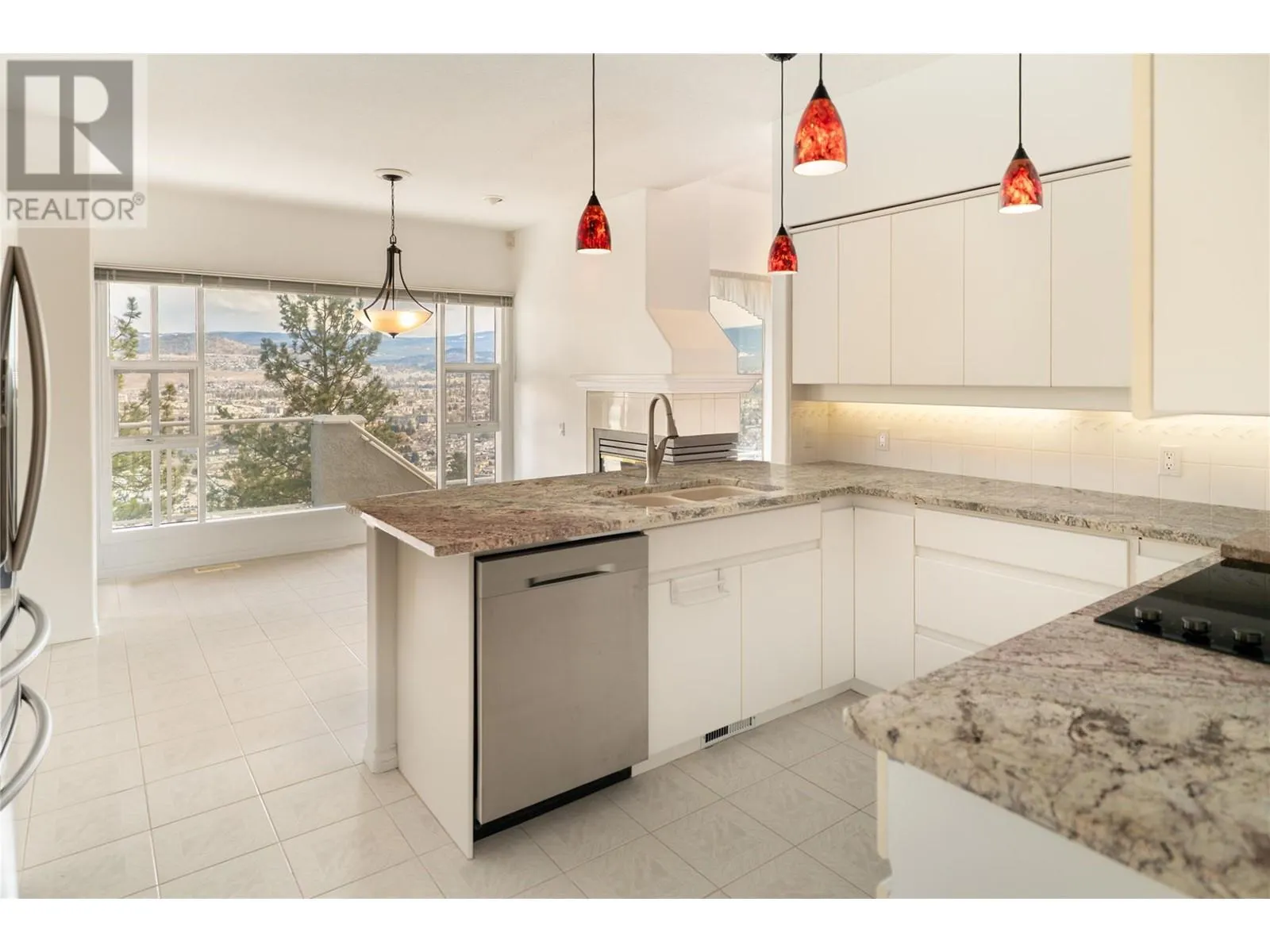880 CHRISTINA Place Unit# 25