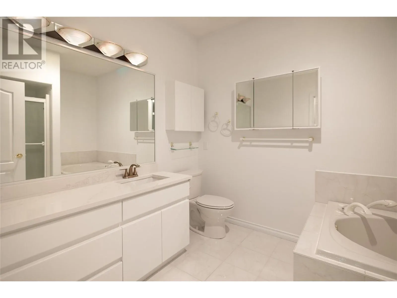 880 CHRISTINA Place Unit# 25
