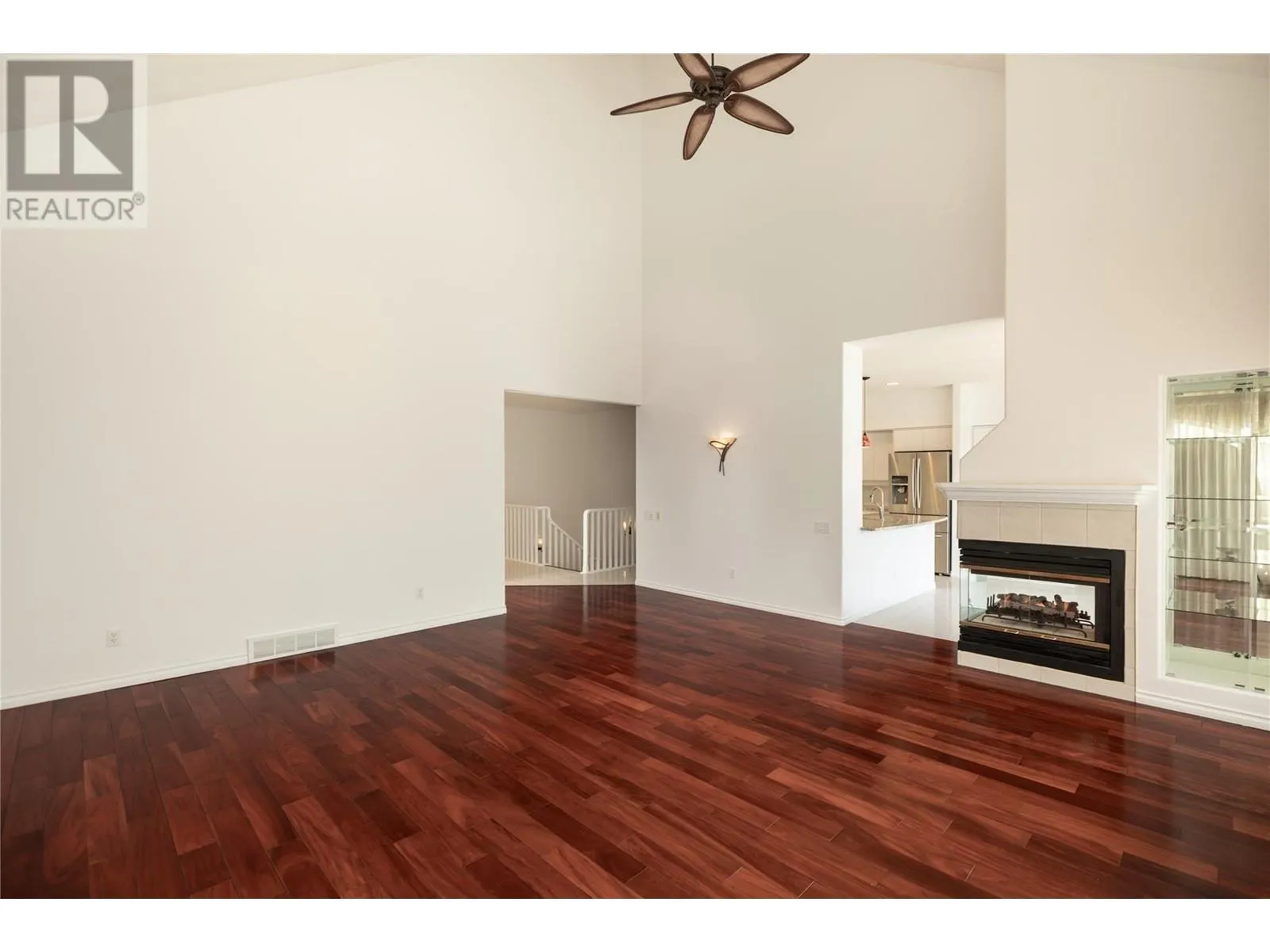 880 CHRISTINA Place Unit# 25