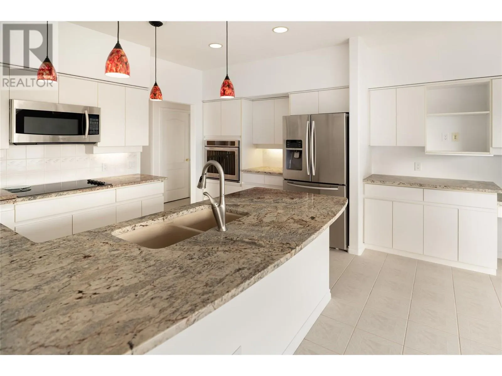 880 CHRISTINA Place Unit# 25