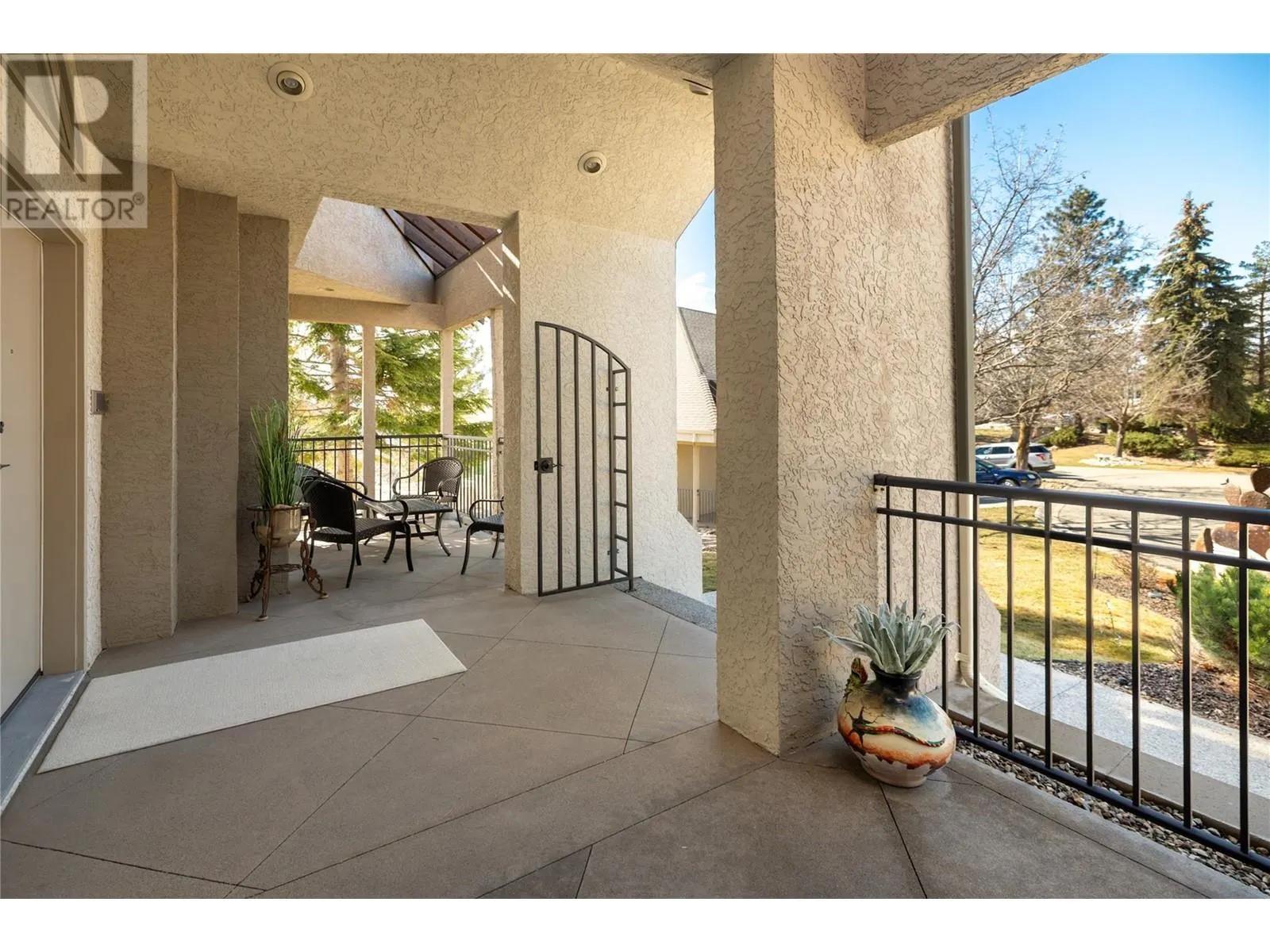 880 CHRISTINA Place Unit# 25