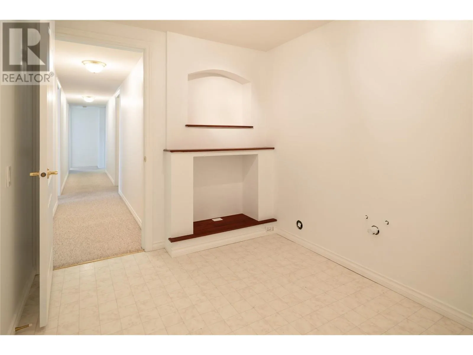 880 CHRISTINA Place Unit# 25