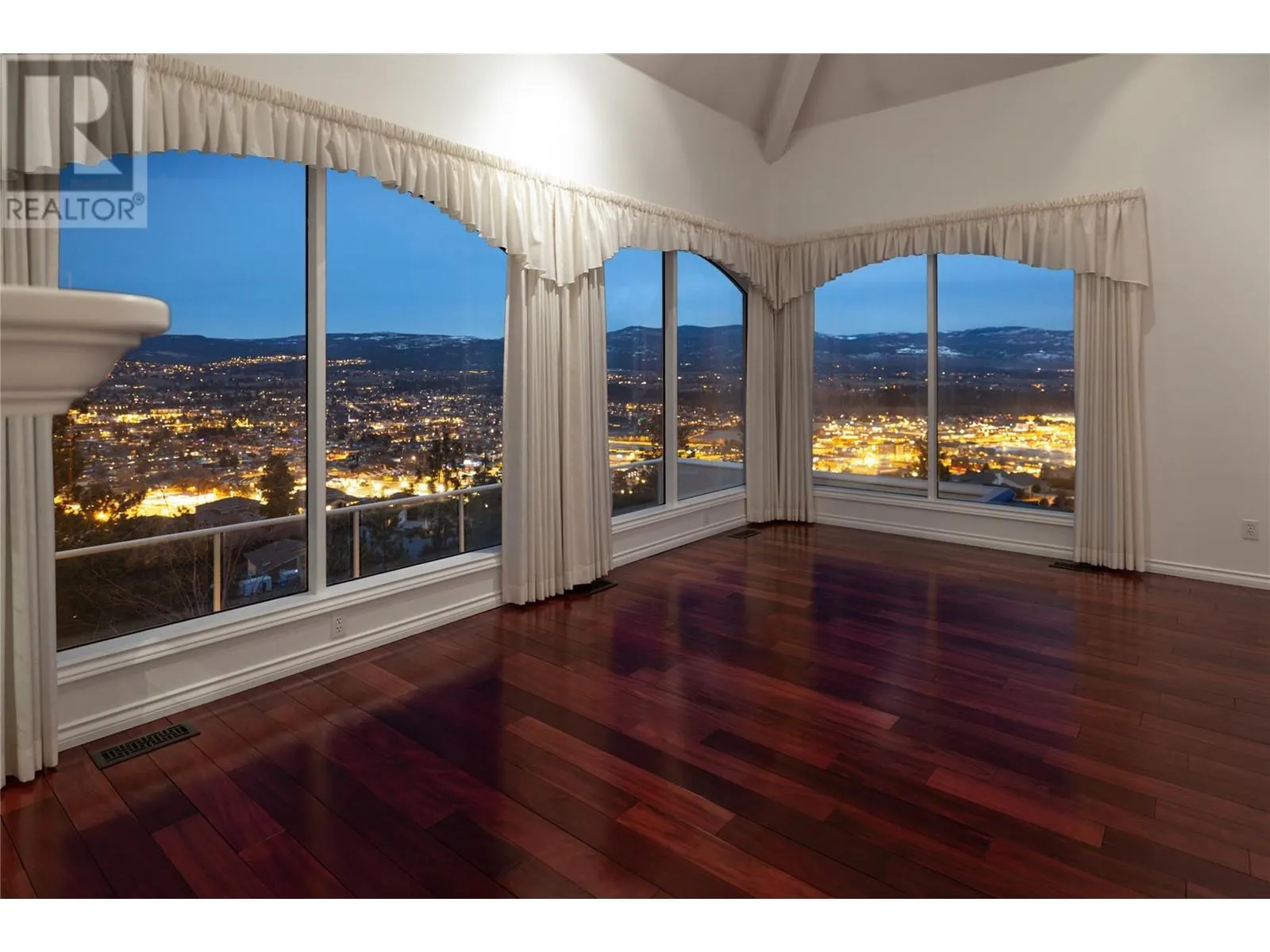 880 CHRISTINA Place Unit# 25
