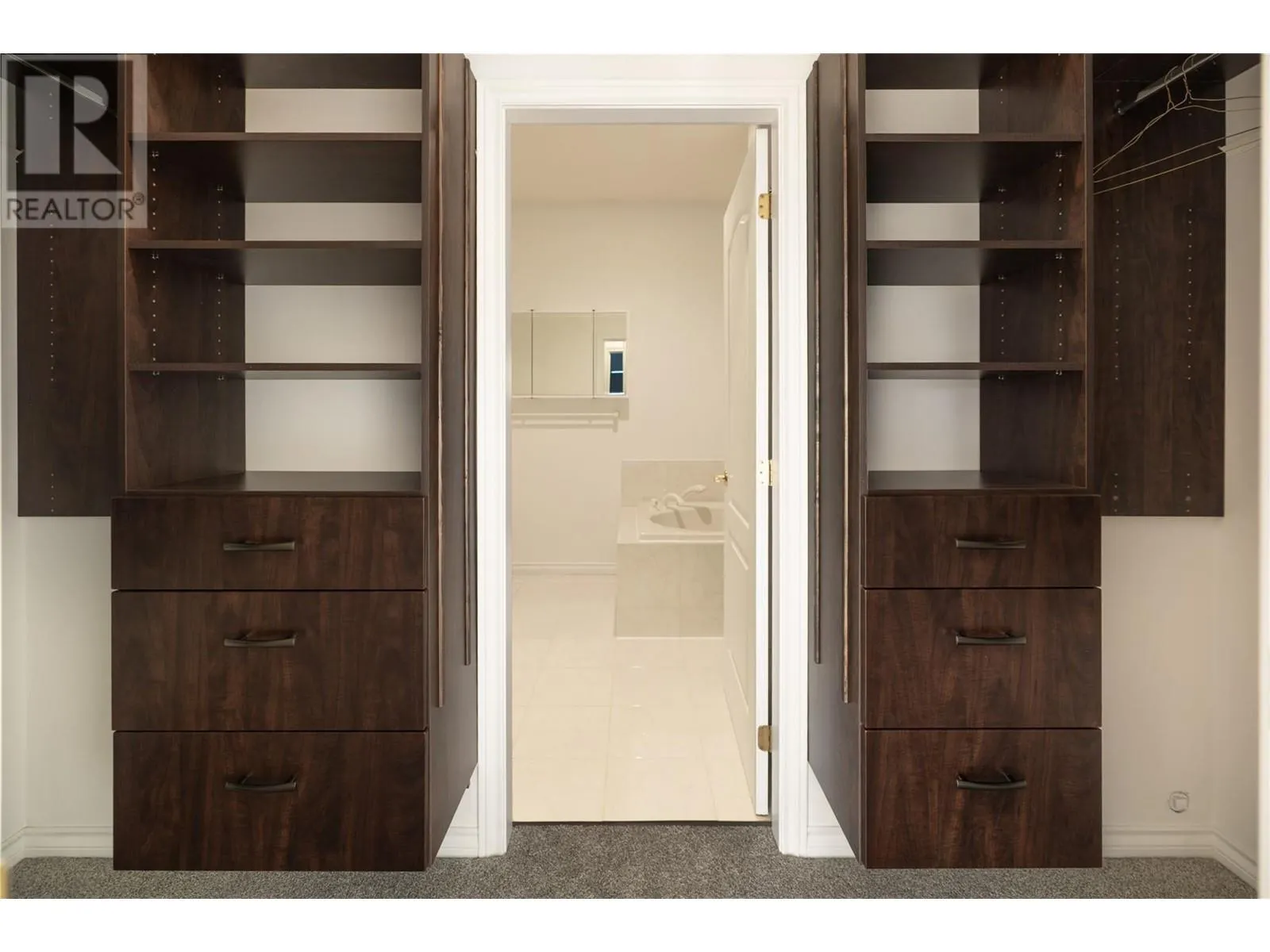 880 CHRISTINA Place Unit# 25