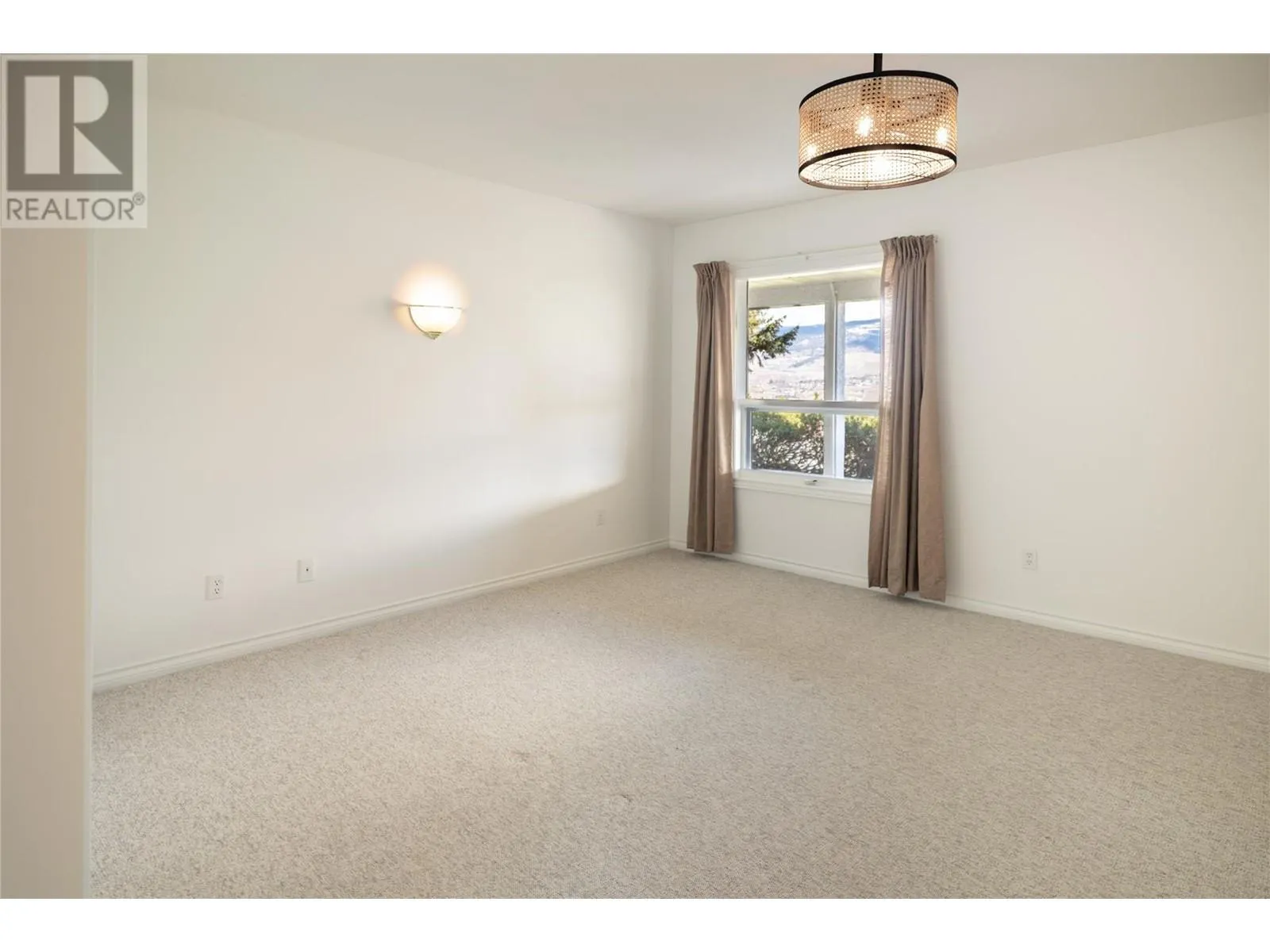 880 CHRISTINA Place Unit# 25