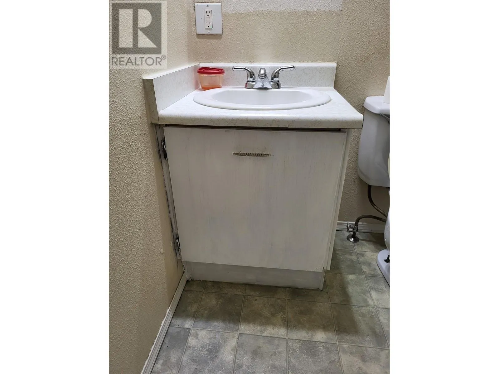 3800 24 Avenue Unit# 208