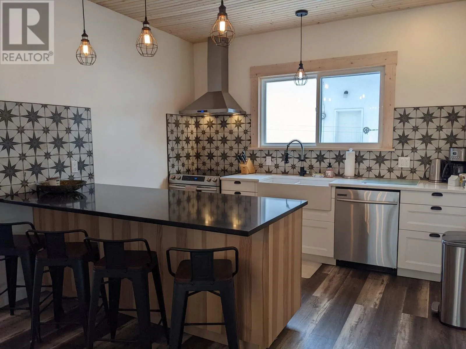 309 Third Street E