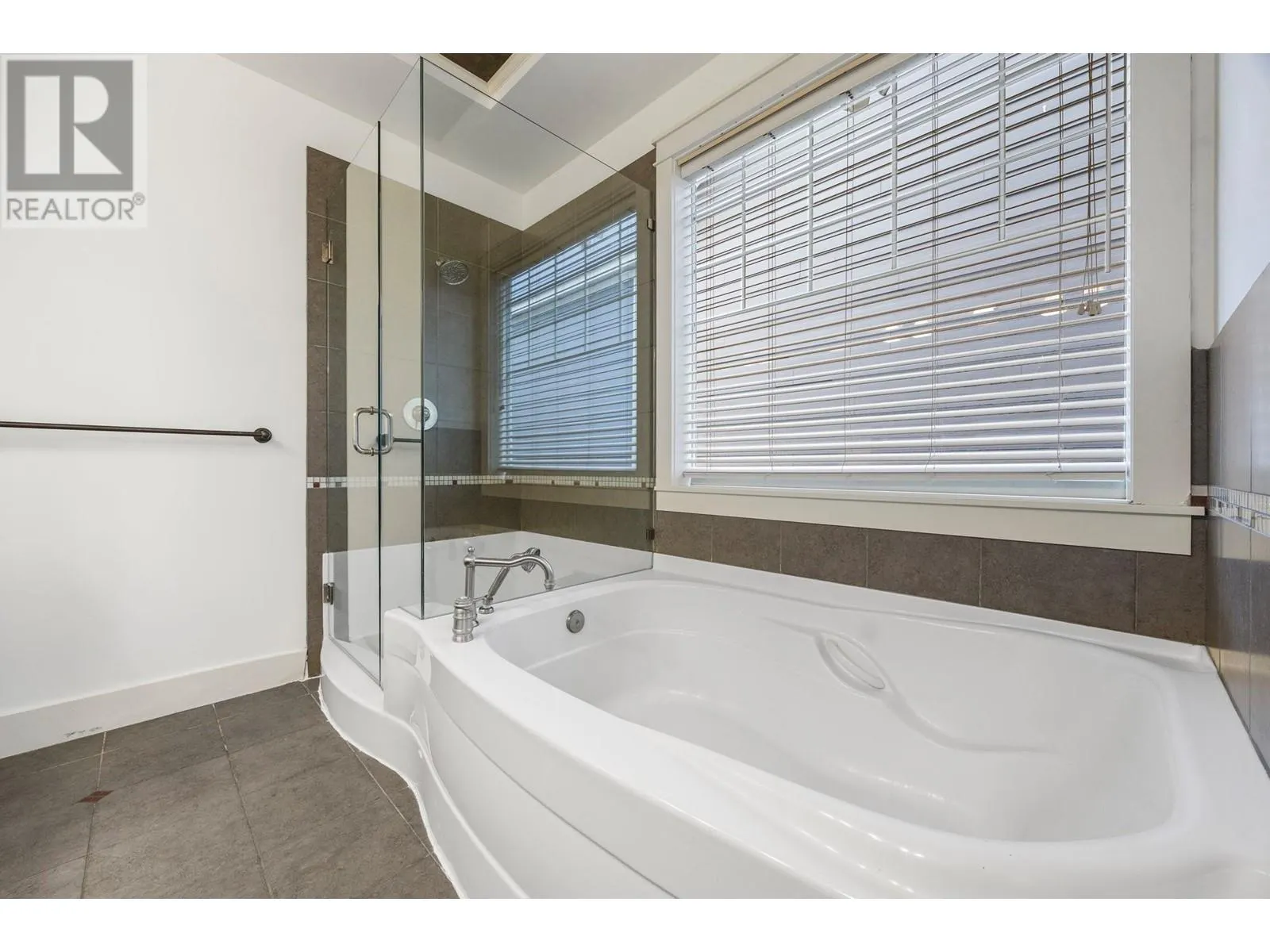 5333 Chute Lake Road