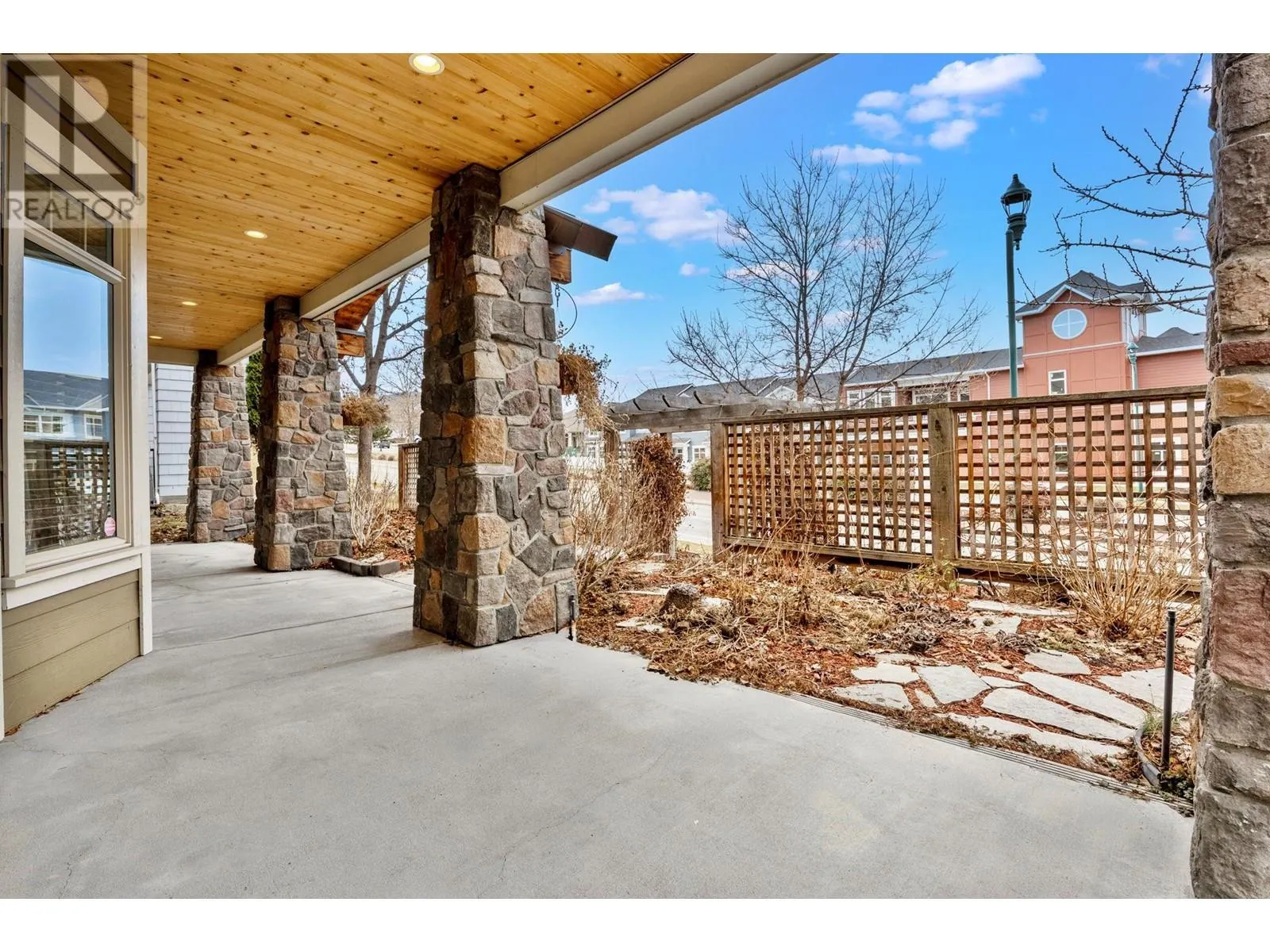 5333 Chute Lake Road