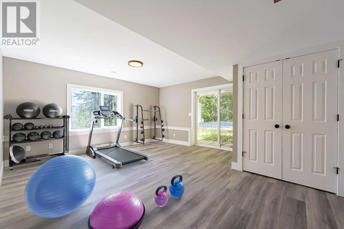 7430 Crowfoot Drive
