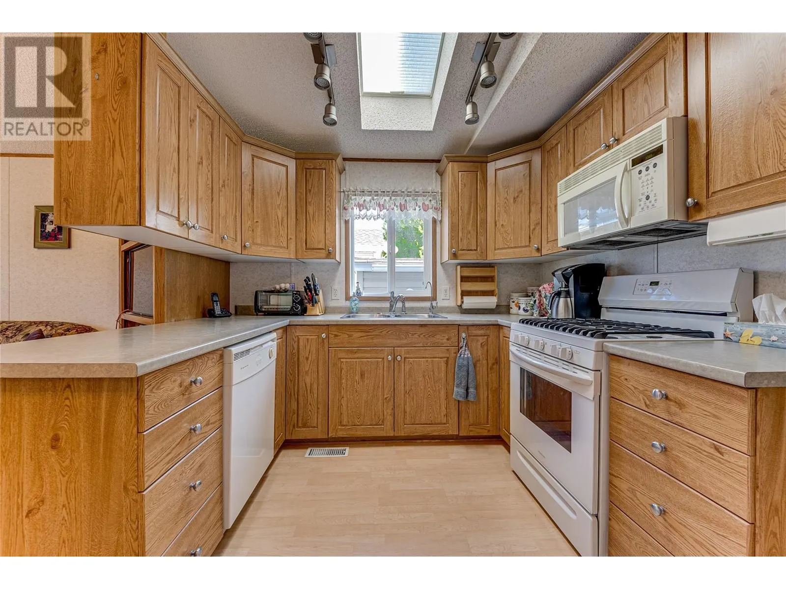8000 Highland Road Unit# 106