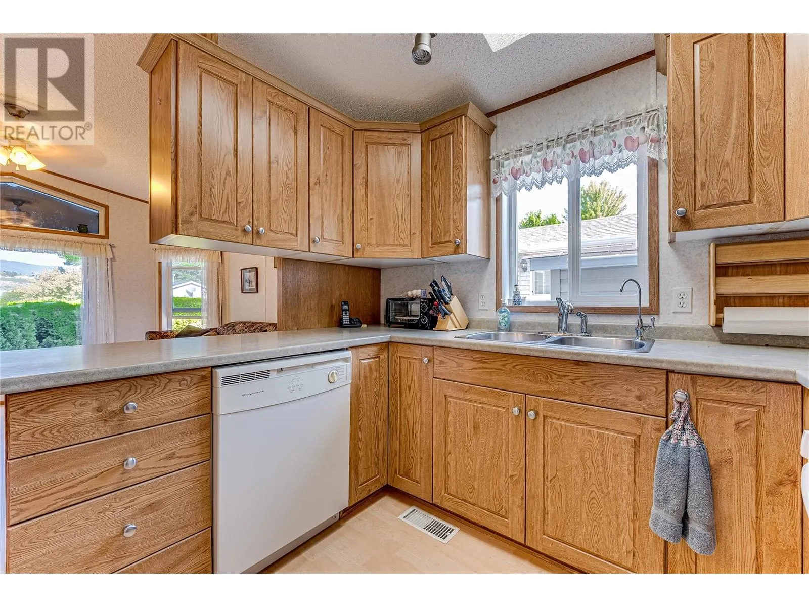 8000 Highland Road Unit# 106