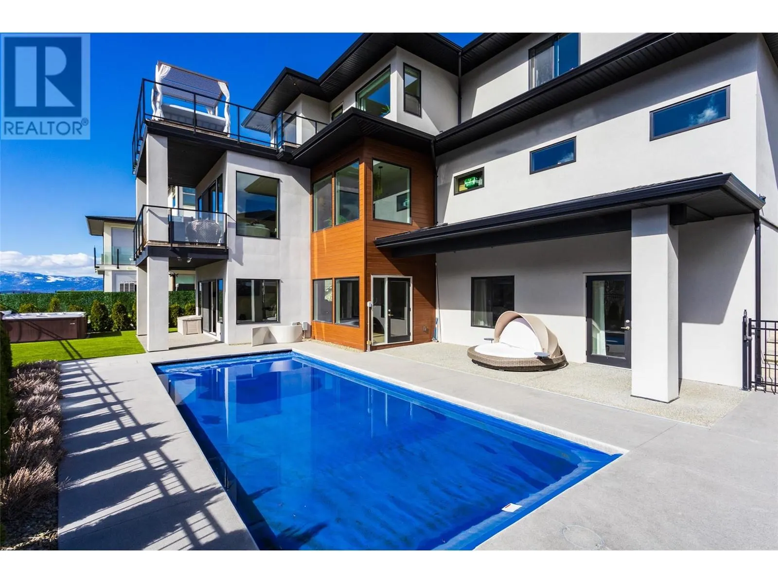 465 Swan Drive