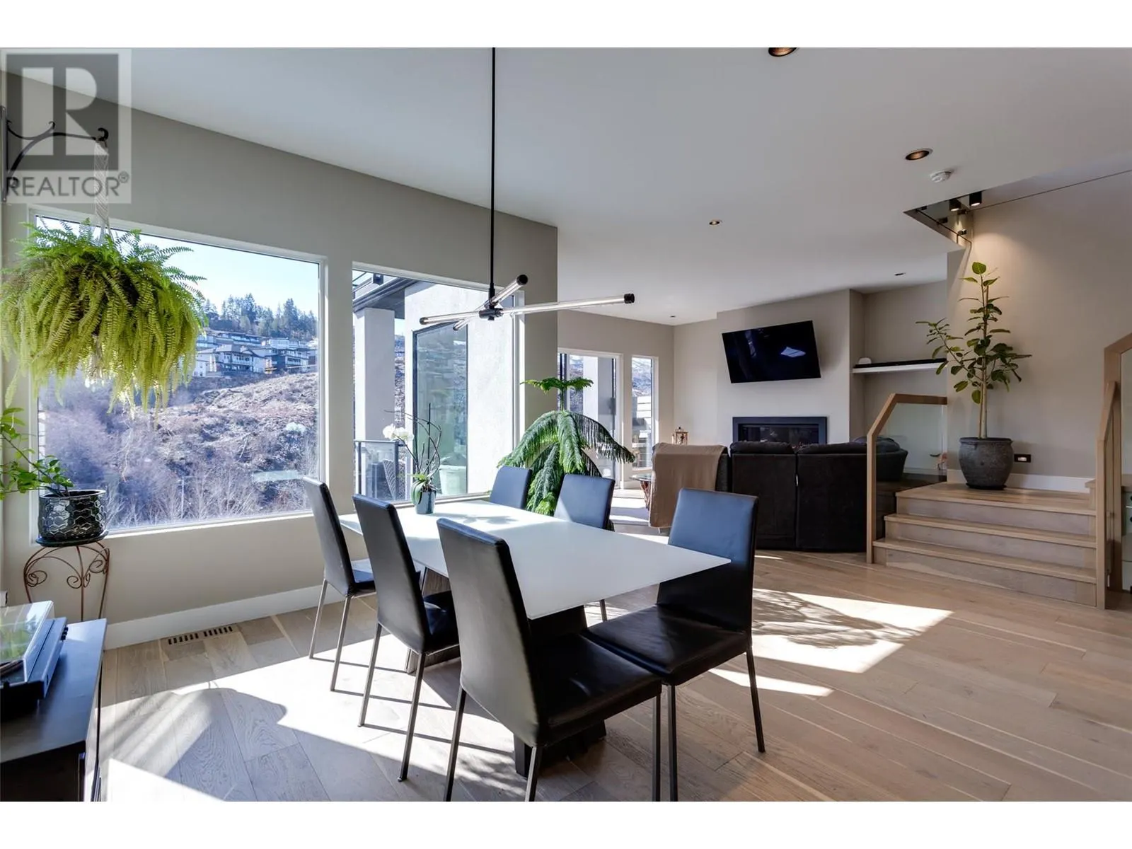 465 Swan Drive