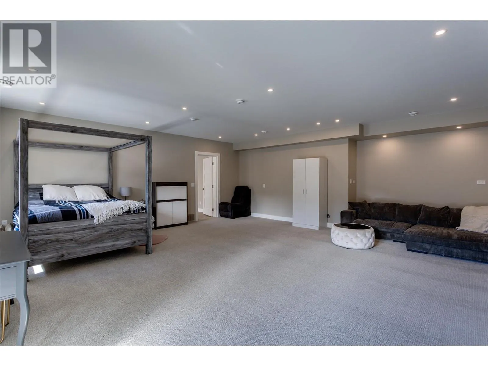 465 Swan Drive