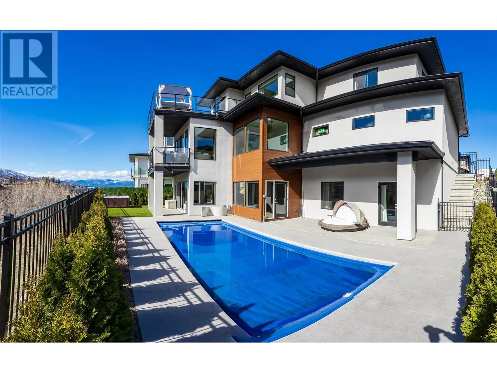 465 Swan Drive