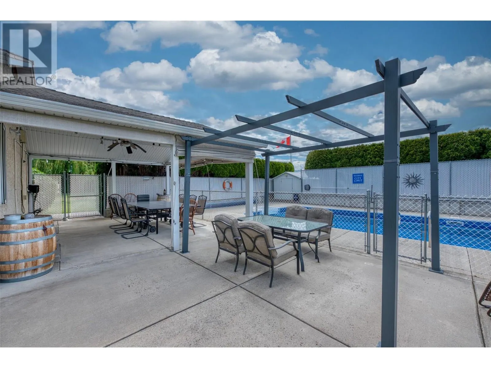 2547 Sexsmith Road