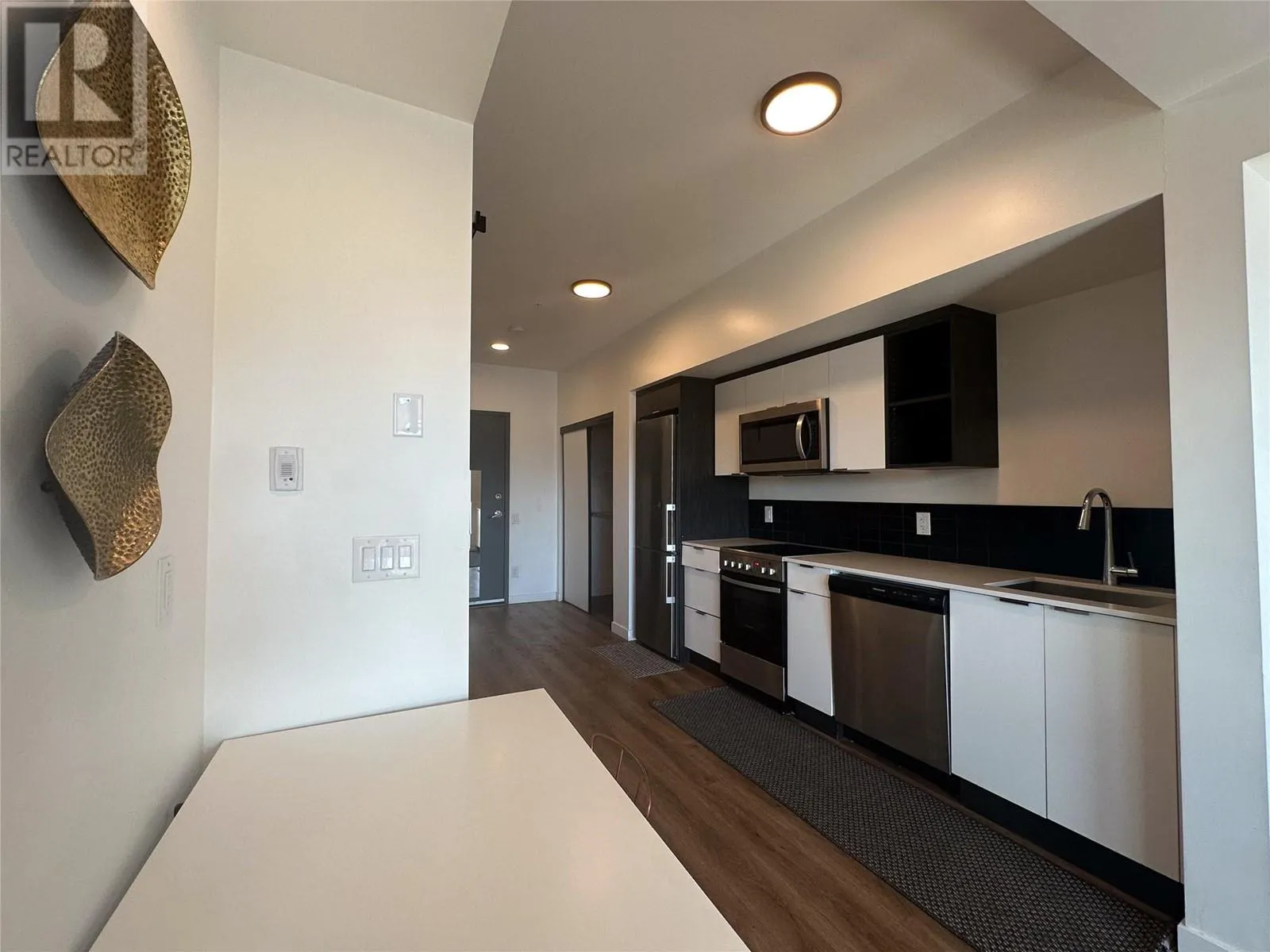 615 Rutland Road N Unit# 415