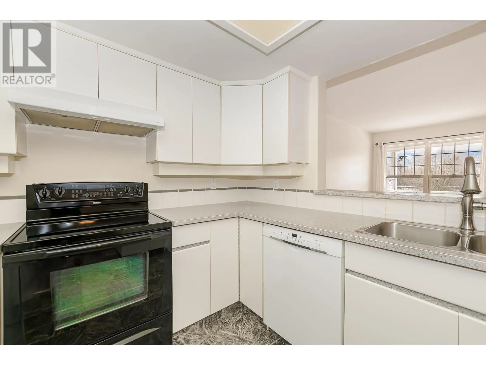 303 Regent Avenue Unit# 21