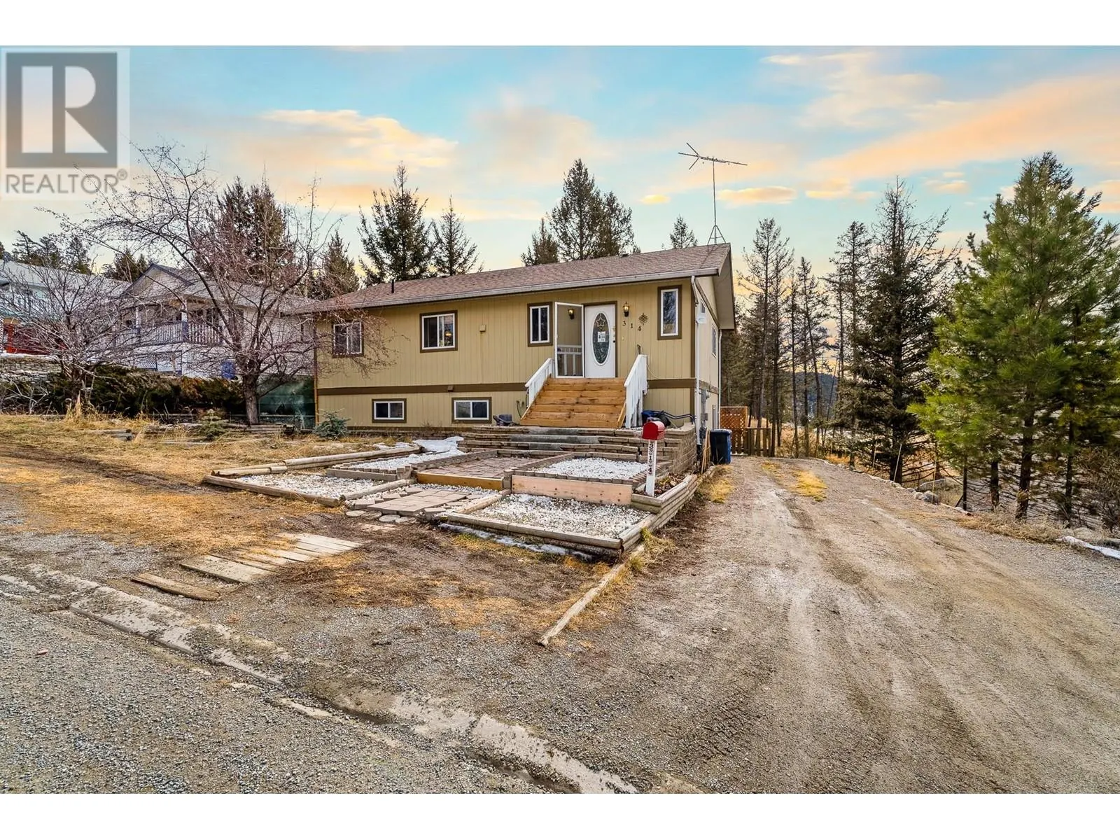 314 LINDEN Road