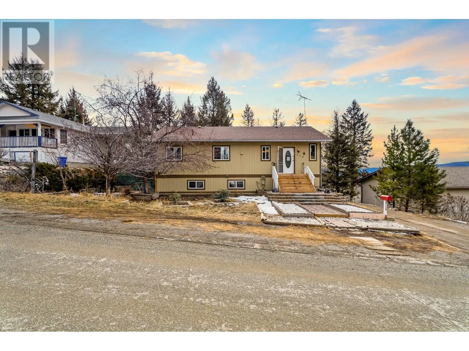 314 LINDEN Road