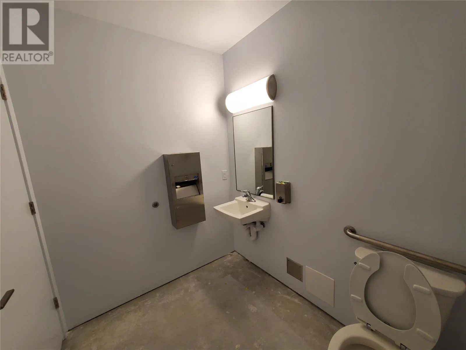 302 Hiram Walker Court Unit# 103