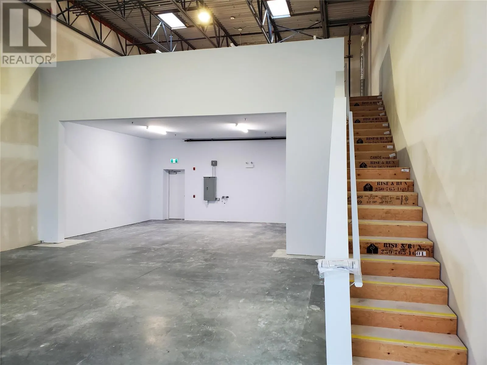 302 Hiram Walker Court Unit# 103