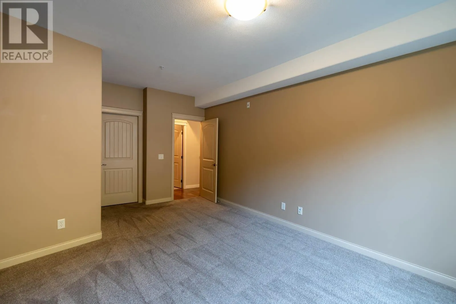 2770 Auburn Road Unit# 206