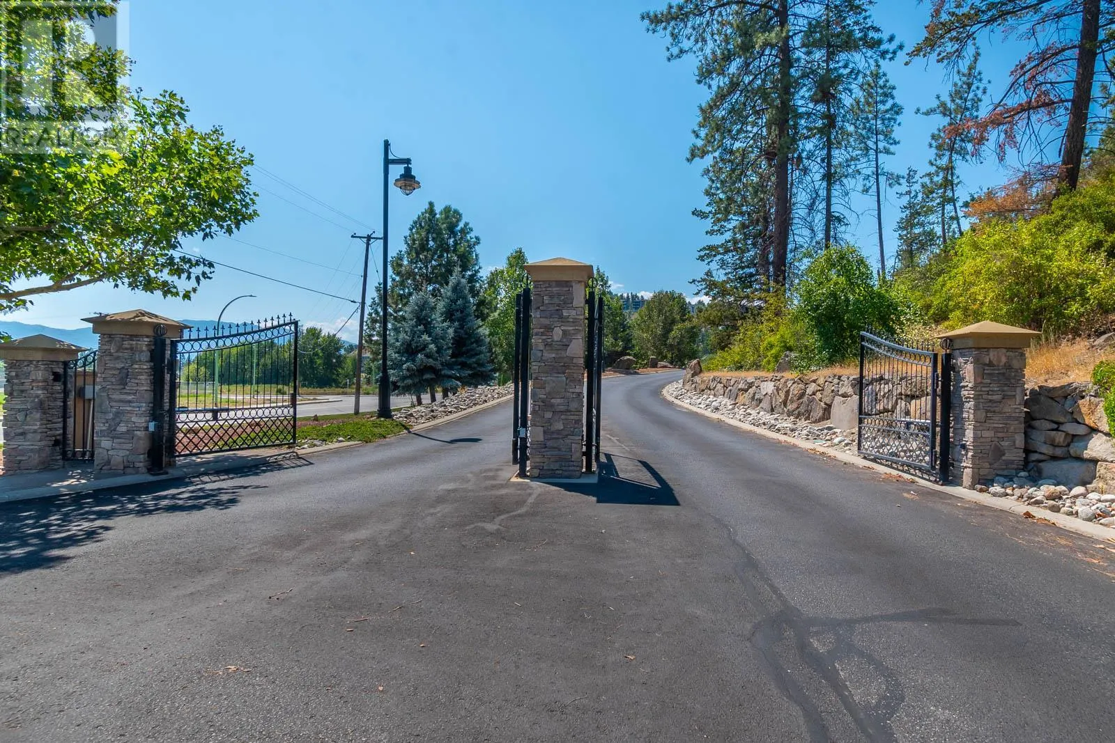 2770 Auburn Road Unit# 206