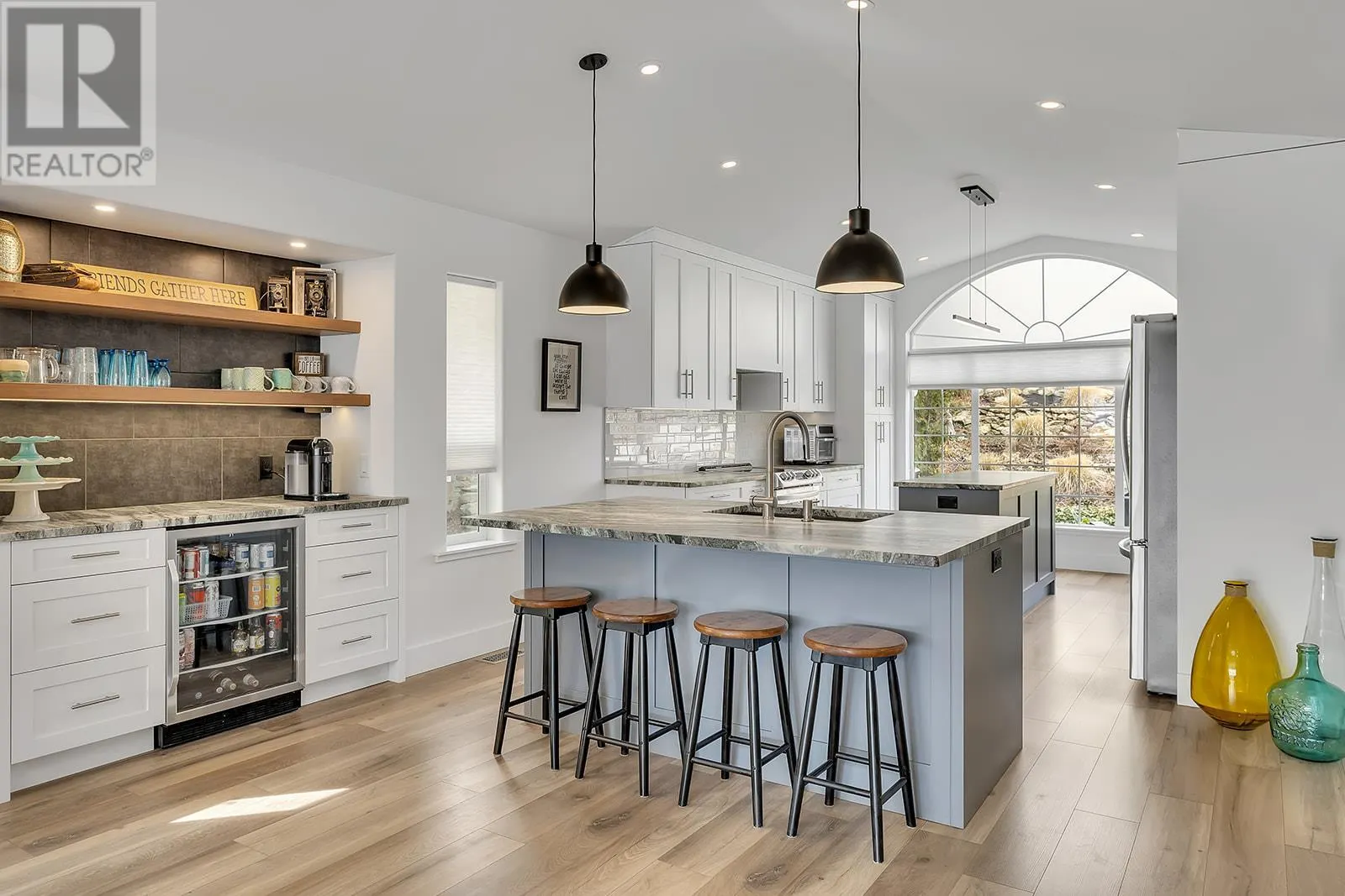 1405 Menu Road